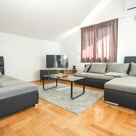 V&a Lejlighed *